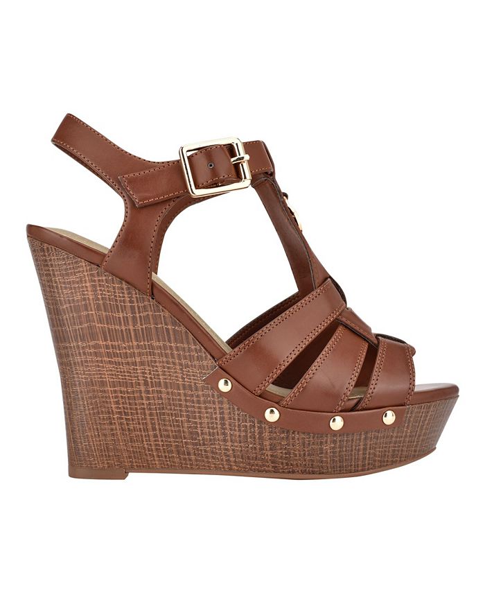 gbg los angeles women's harlin round toe stacked heel boot