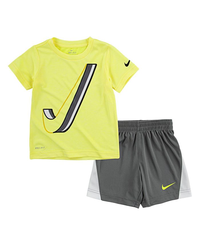 nike shorts and t shirt set dri fit