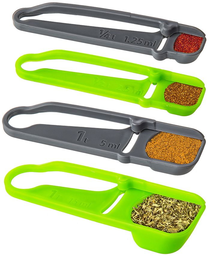 level a measuring spoon with