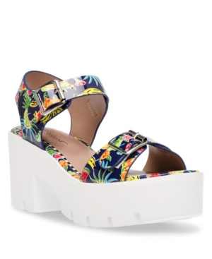 Betsey Johnson Women's Chasse Platform Sandal Women's Shoes