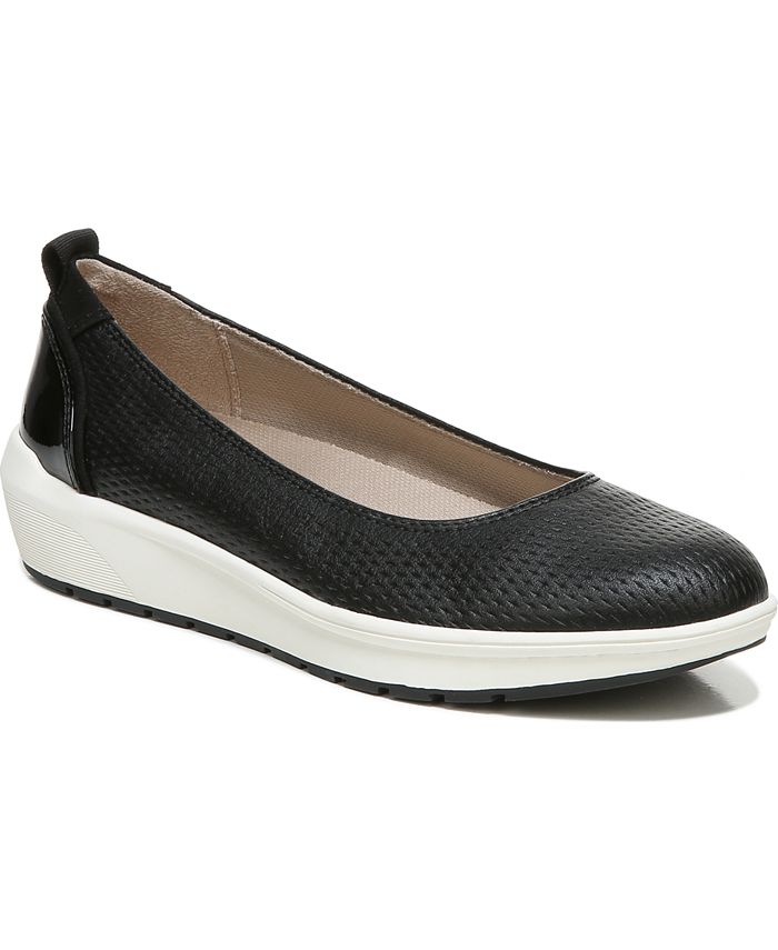 naturalizer hunter flats