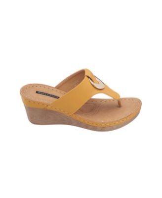 Women's Genelle Thong Wedge Sandals