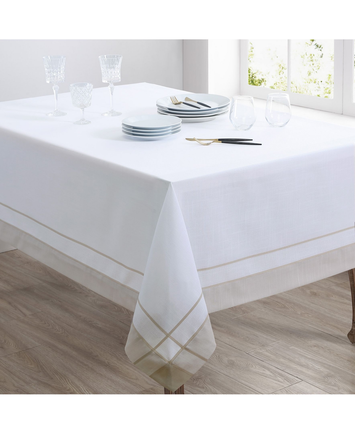Saro Lifestyle Casual Tablecloth with Banded Border Design
