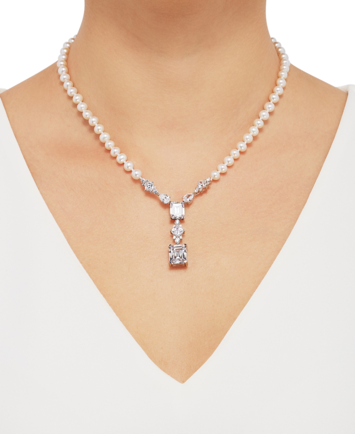 Arabella Cultured Freshwater Pearl (5-6mm) & Cubic Zirconia 18