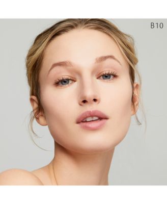 Radiant Fluid Foundation Natural SPF 25