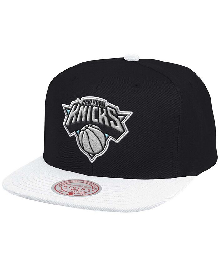 Mitchell & Ness - Men's Black/White New York Knicks Snapback Adjustable Hat