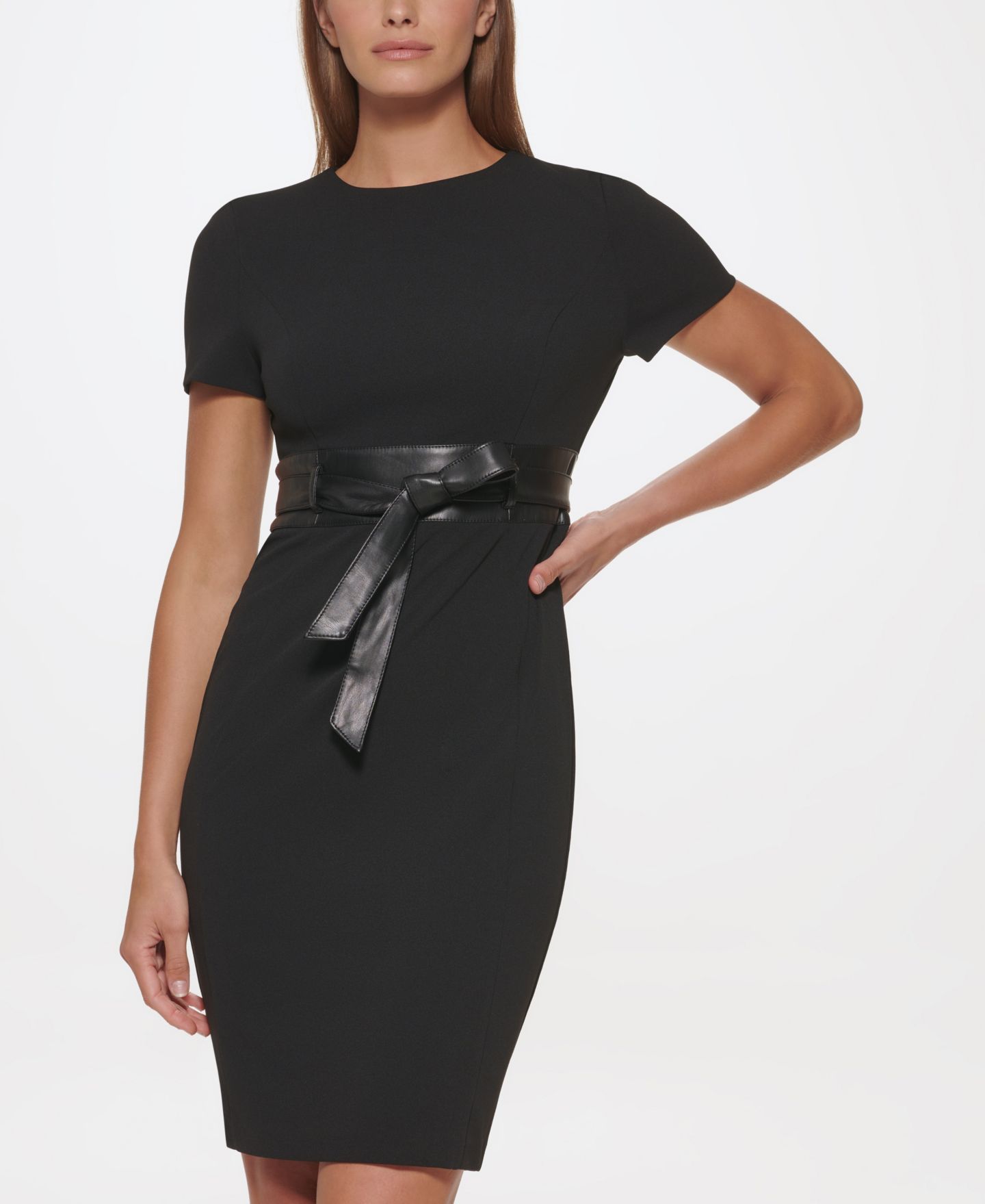 Женское платье Calvin Klein Solid Faux-Leather Tie-Waist Sheath, цвет: Чёрный — фото 4