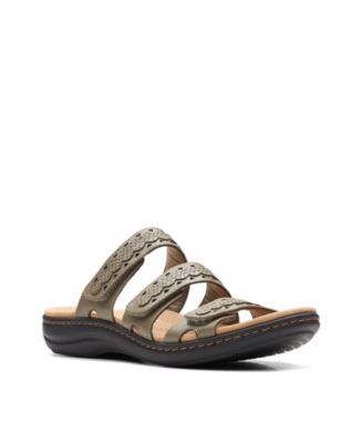 clarks sandals narrow width