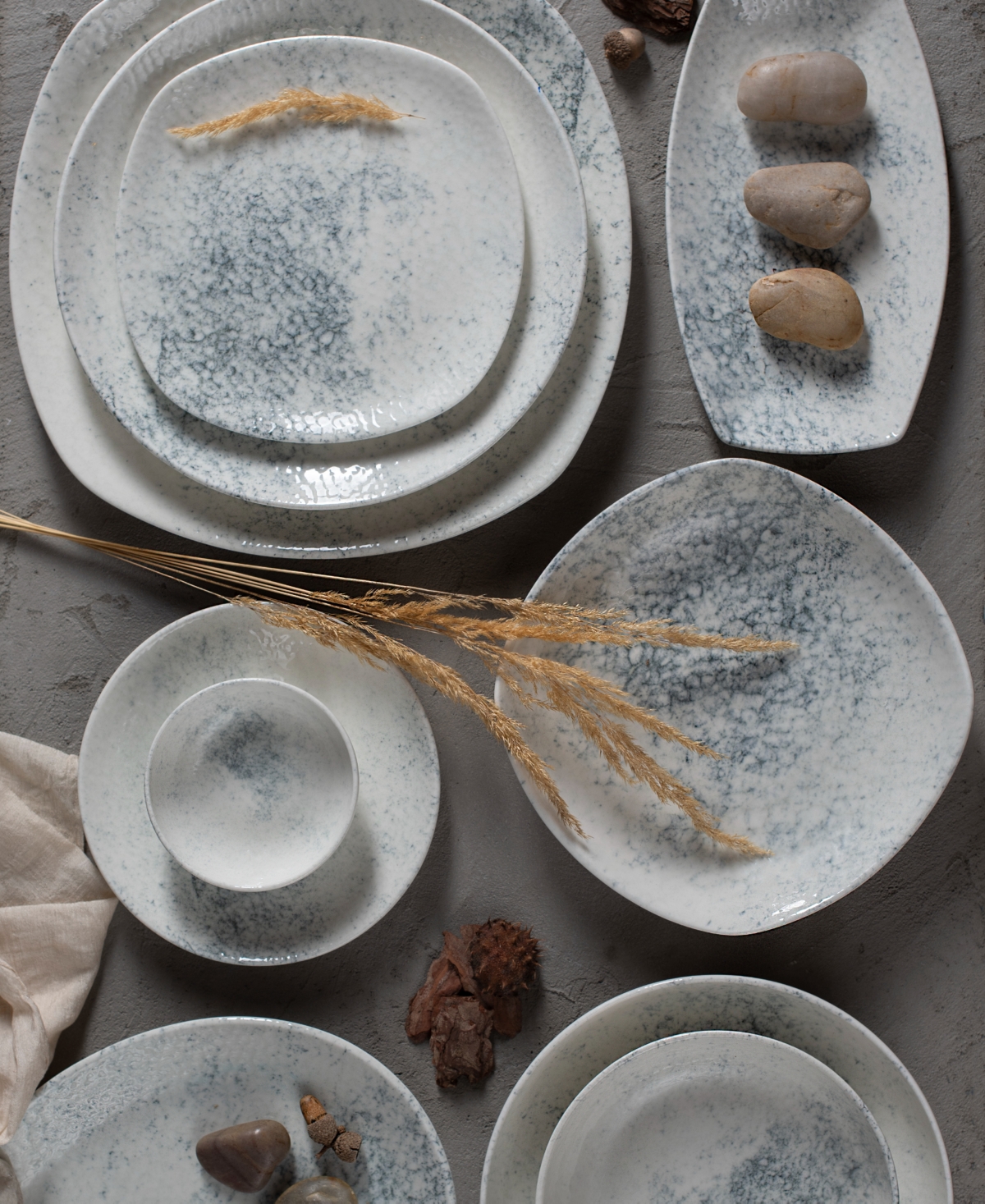 Smoky 12-Piece Dinner Set - Gray and White