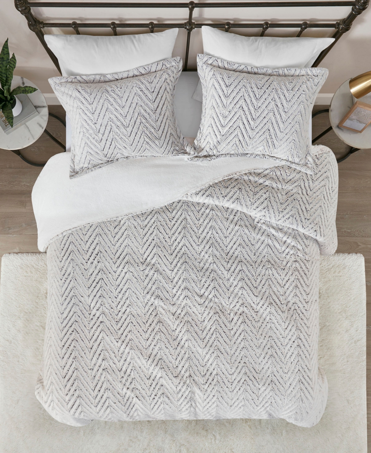 Madison Park Adelyn Faux Fur 3-Pc. Duvet Cover Set, Full/Queen