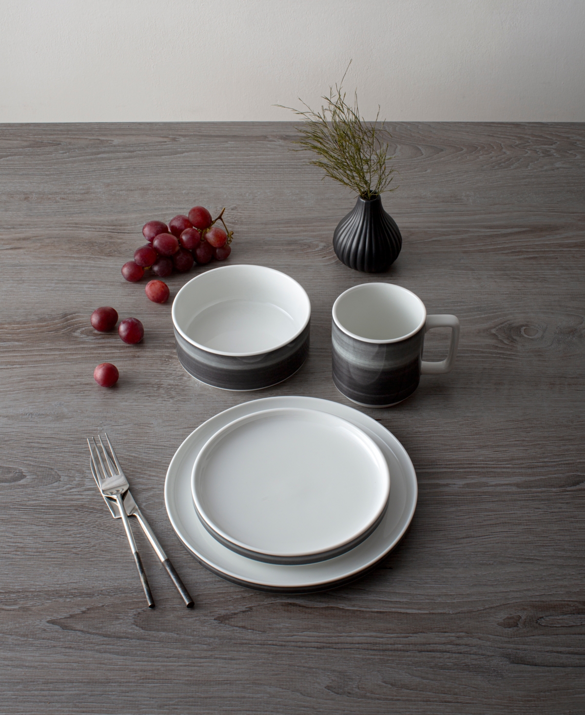 Noritake Colorstax Ombre Stax 11.5" Round Platter In Purple