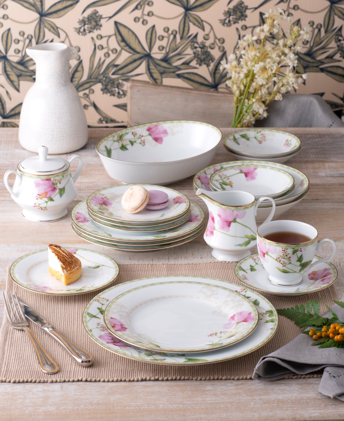 Noritake Poppy Place 32 Oz Oval Vegetable Bowl, 9.75"