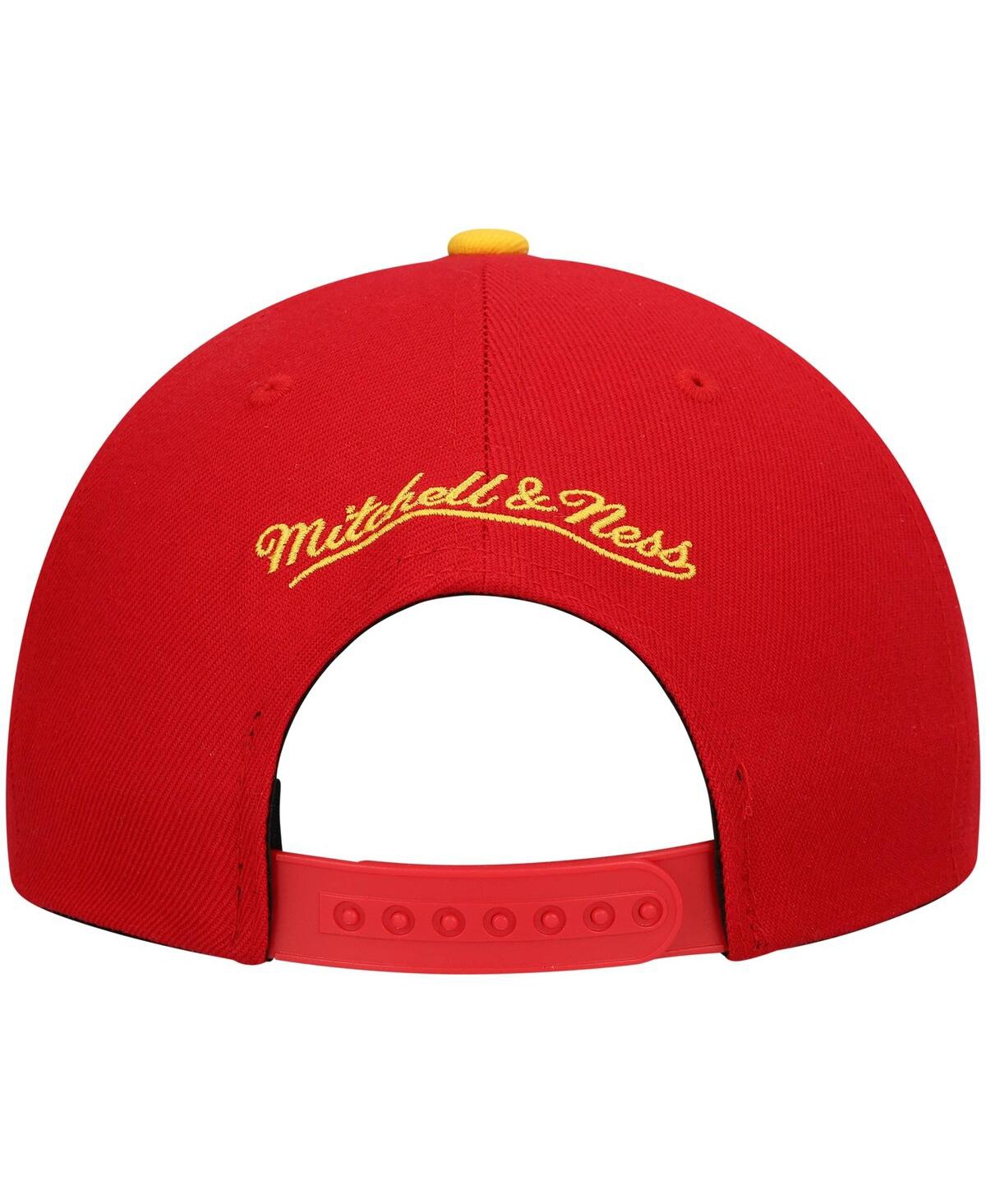 MITCHELL & NESS MEN'S MITCHELL & NESS RED, YELLOW ATLANTA HAWKS HARDWOOD CLASSICS TEAM TWO-TONE 2.0 SNAPBACK HAT 