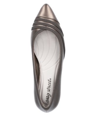 Women's Nobel Pumps