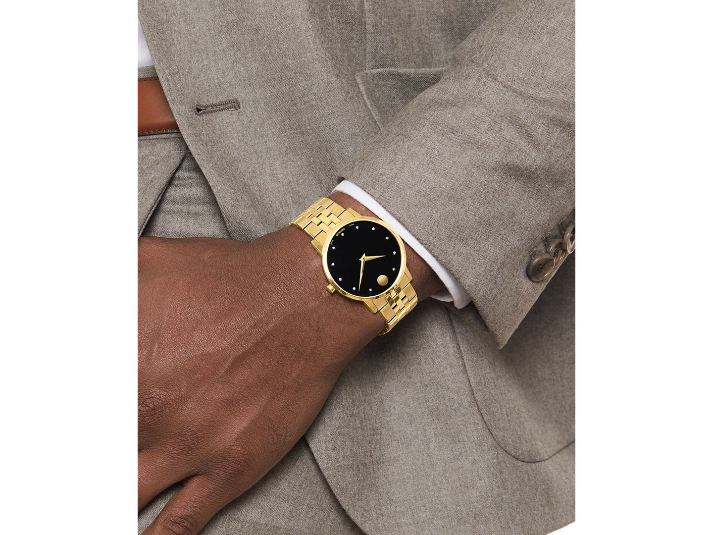 Часы Movado Unisex Swiss Museum Classic Diamond (1/20 ct. t.w.) Gold PVD Stainless Steel Bracelet Watch 40mm — фото 4