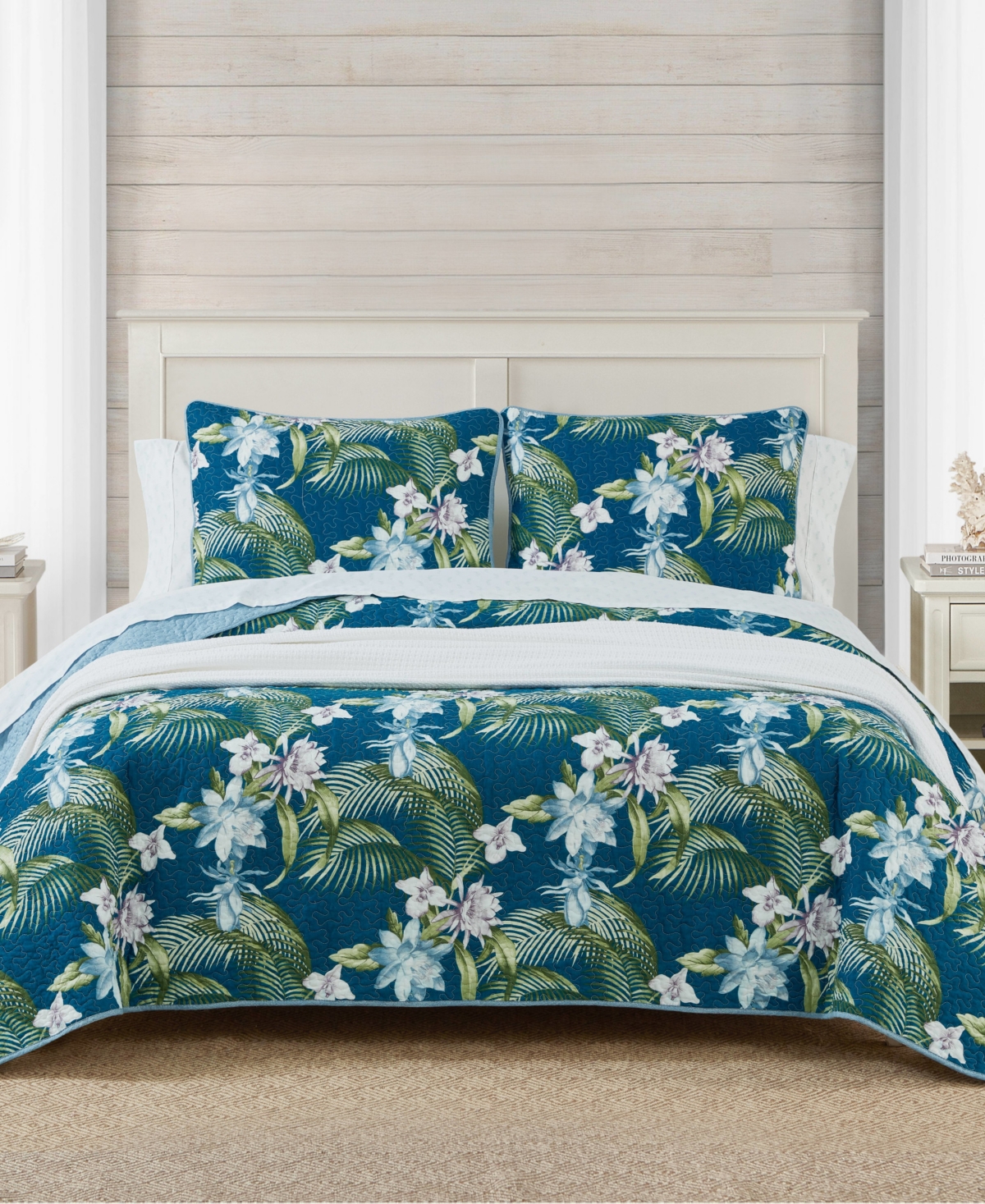 TOMMY BAHAMA HOME SOUTHERN BREEZE REVERSIBLE 3 PIECE QUILT SET, KING BEDDING