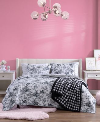 Betsey Johnson 2 Piece Floral Vineyard Quilt Set, Twin