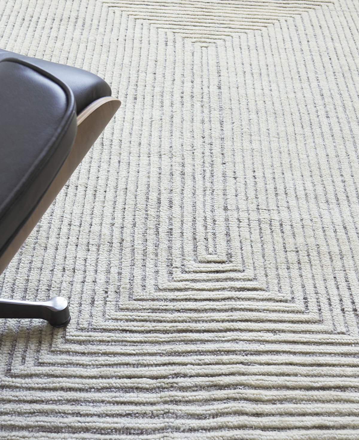 Exquisite Rugs Sickle ER4044 Area Rug