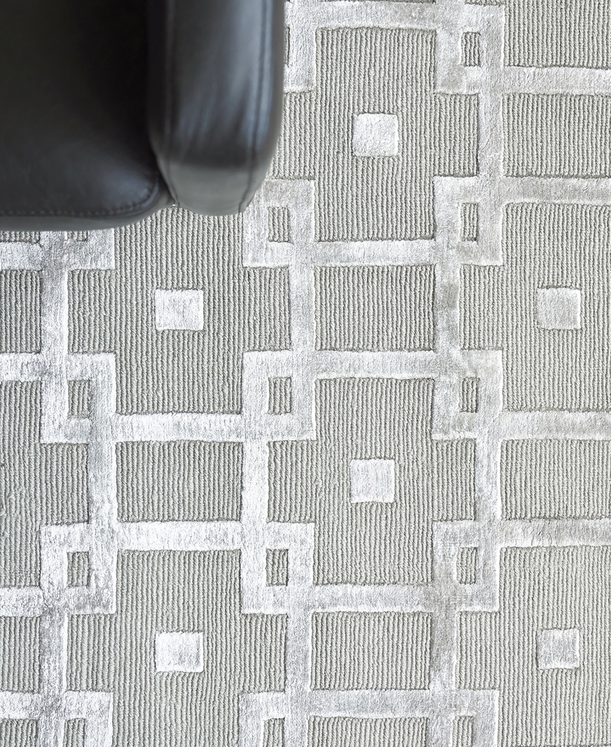 Exquisite Rugs Metro-velvet Er3032 8' X 10' Area Rug In Silver Tone