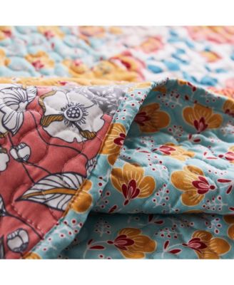 Carlie Calico Throw, 50" x 60" 