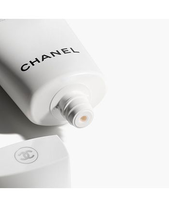Chanel Le Blanc Intense Brightening Foam Cleanser, Beauty & Personal Care,  Face, Face Care on Carousell