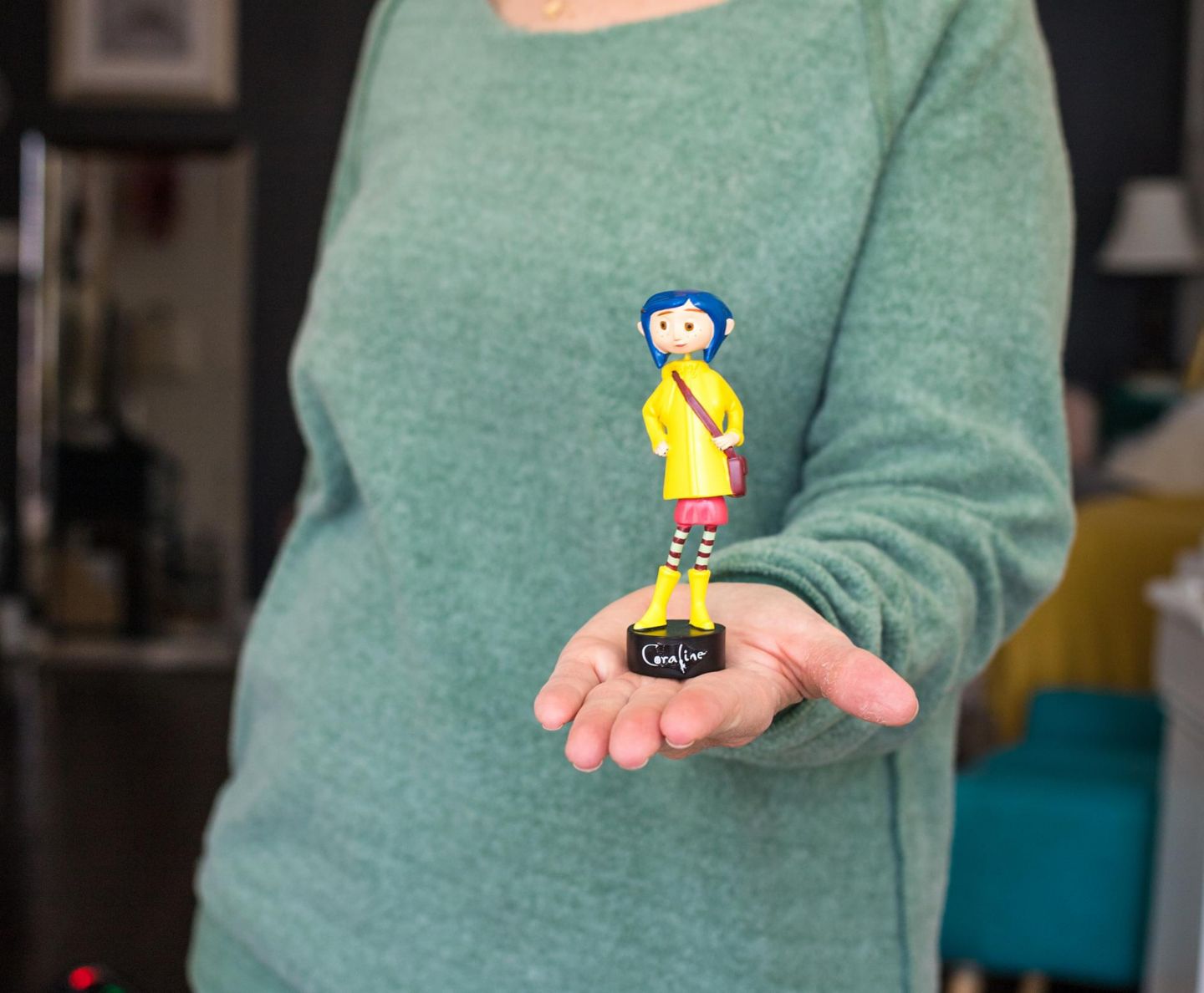 Детская фигурка Surreal Entertainment Coraline Dashboard Dancer 5" Bobble Figure, Adults, цвет: Assorted Pre-Pack — фото 2