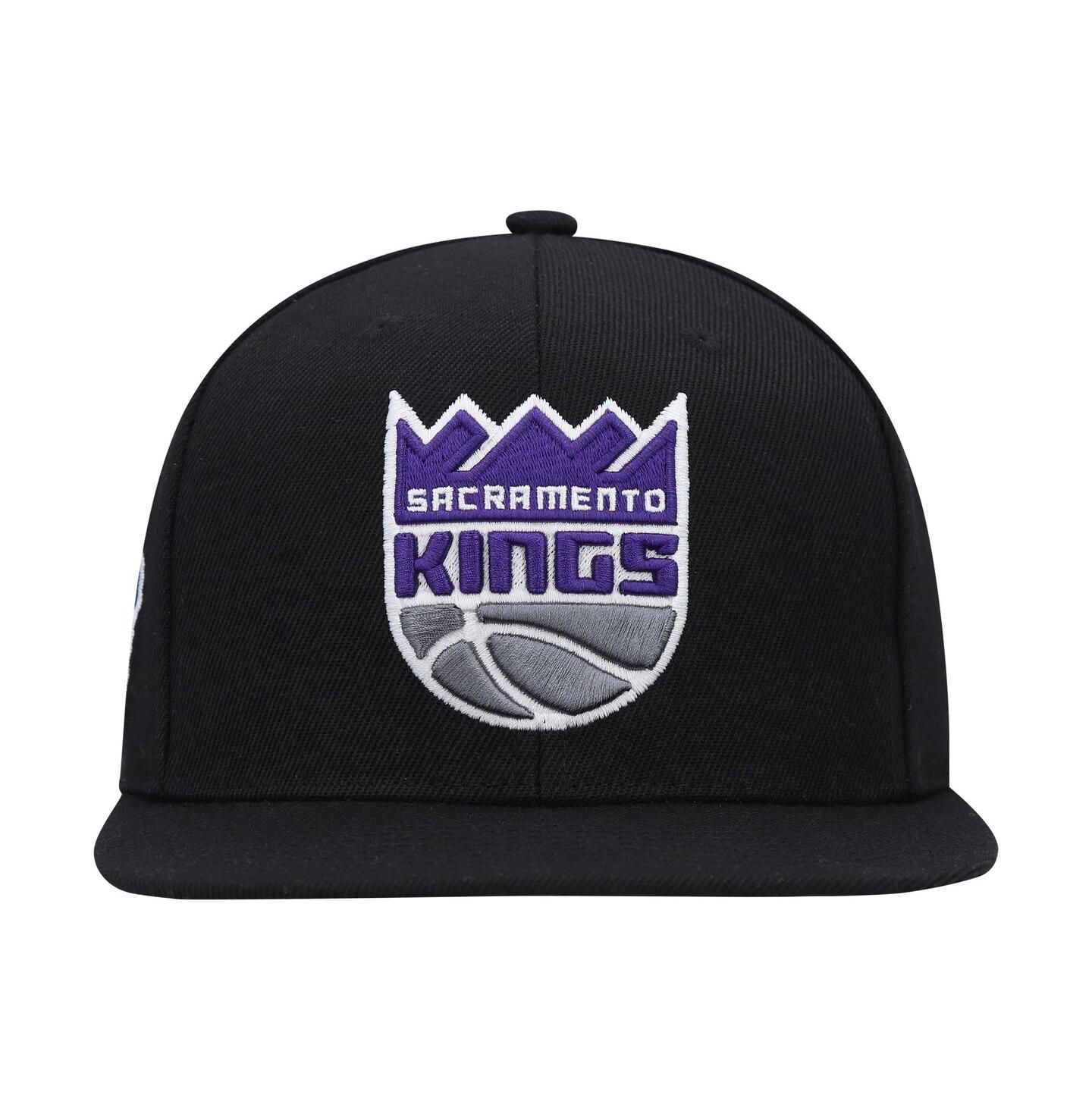 Мужская кепка Mitchell & Ness Black Sacramento Kings Side Core 2.0 Snapback Hat — фото 4