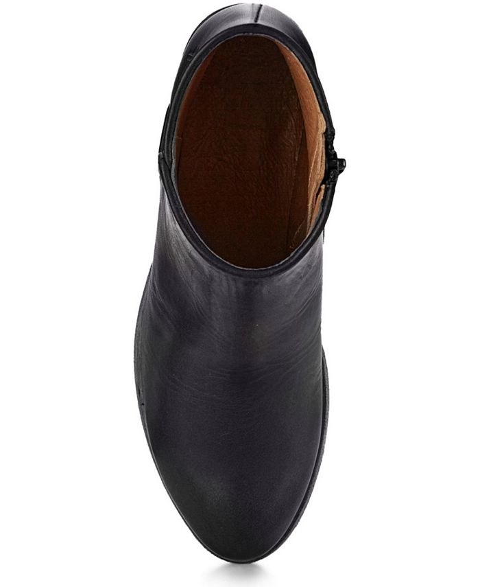 frye carson piping leather booties