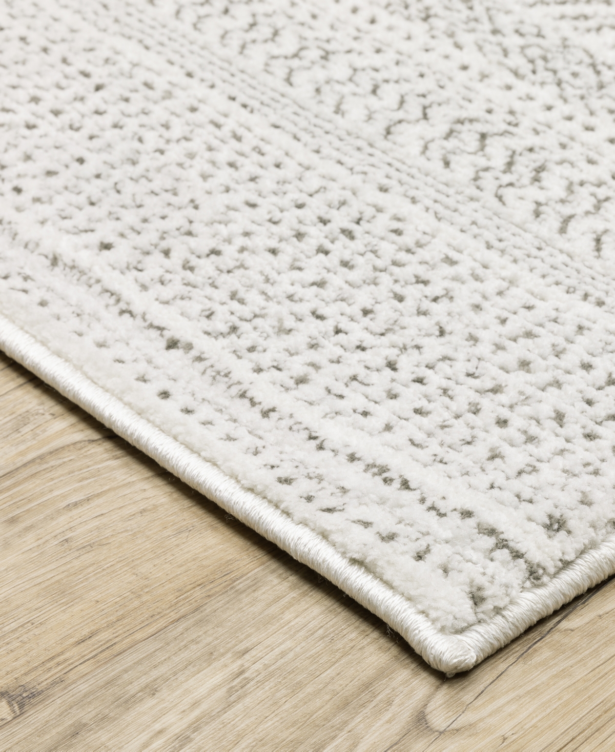 Oriental Weavers Montecito 4929E 5'3" x 7'6" Area Rug
