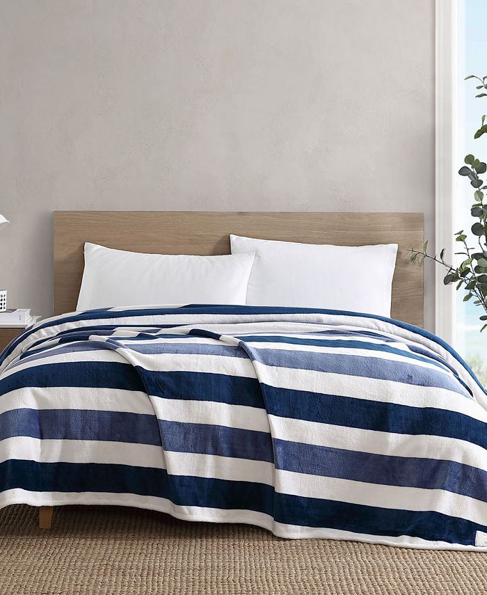 Macy's fleece 2025 blanket