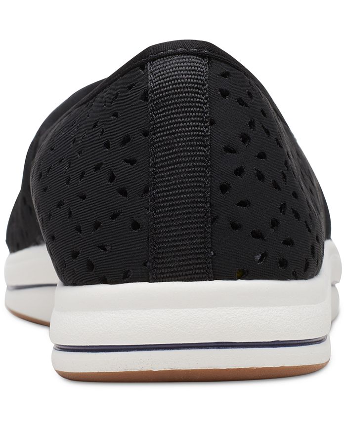 clarks cloudsteppers flats