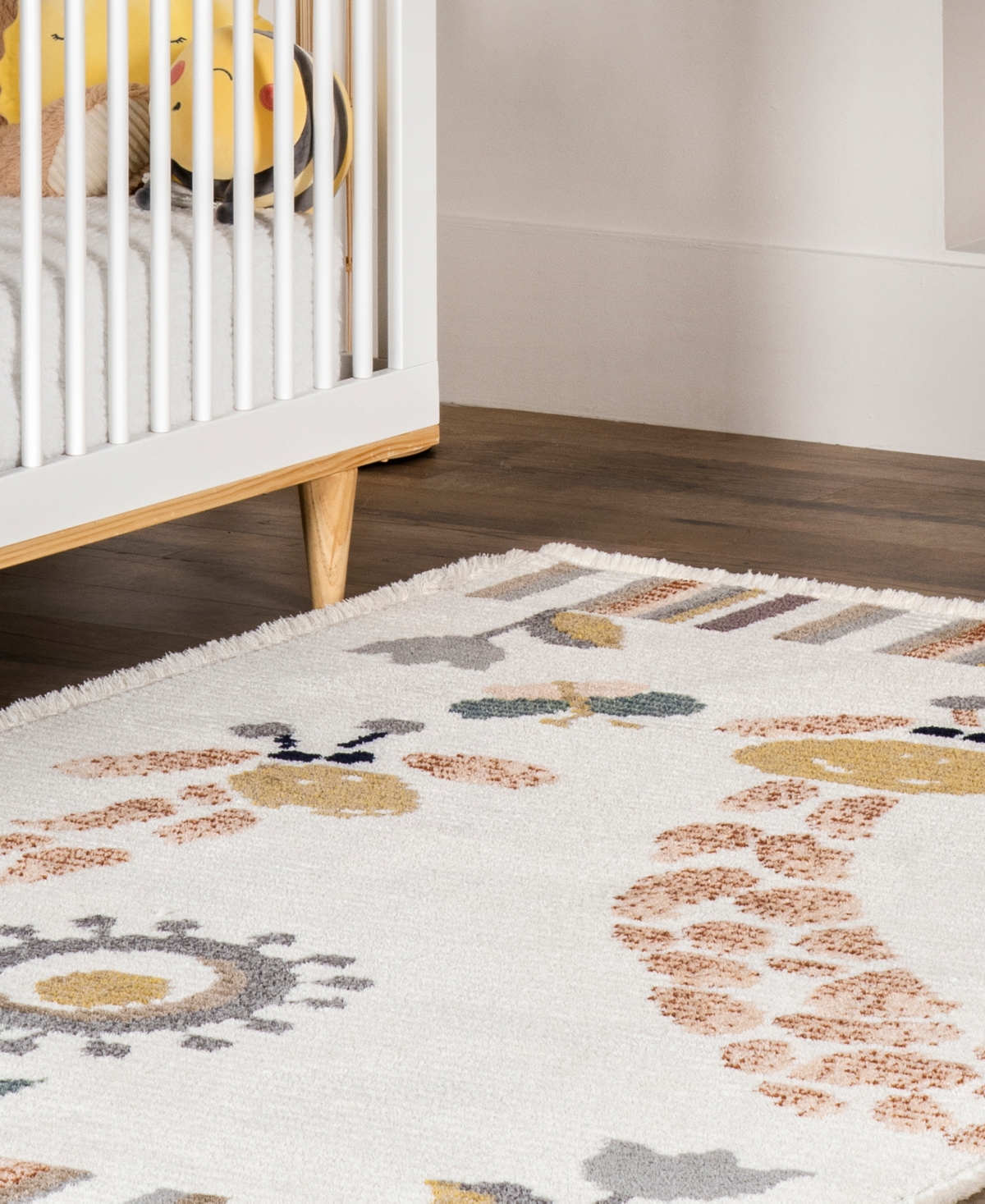 Nuloom Pearl Avianna Giraffe Kids Fringe 5' X 7'6" Area Rug In Beige