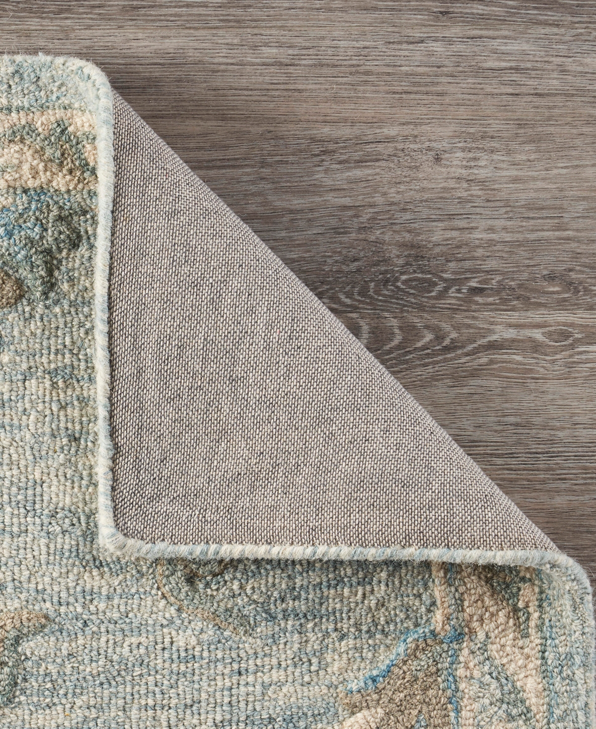 Lr Home Iris Victo-585 7' x 9' Area Rug