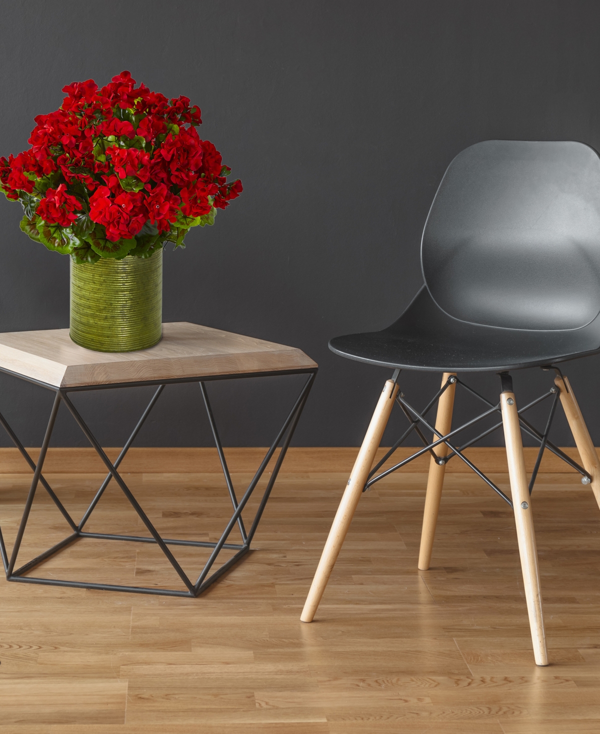 Nearly Natural Geranium Artificial Plant in Metal Planter Uv Resistant - Indoor/Outdoor