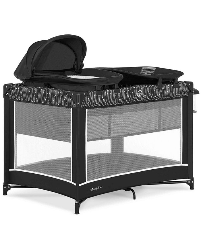 Deluxe outlet play yard