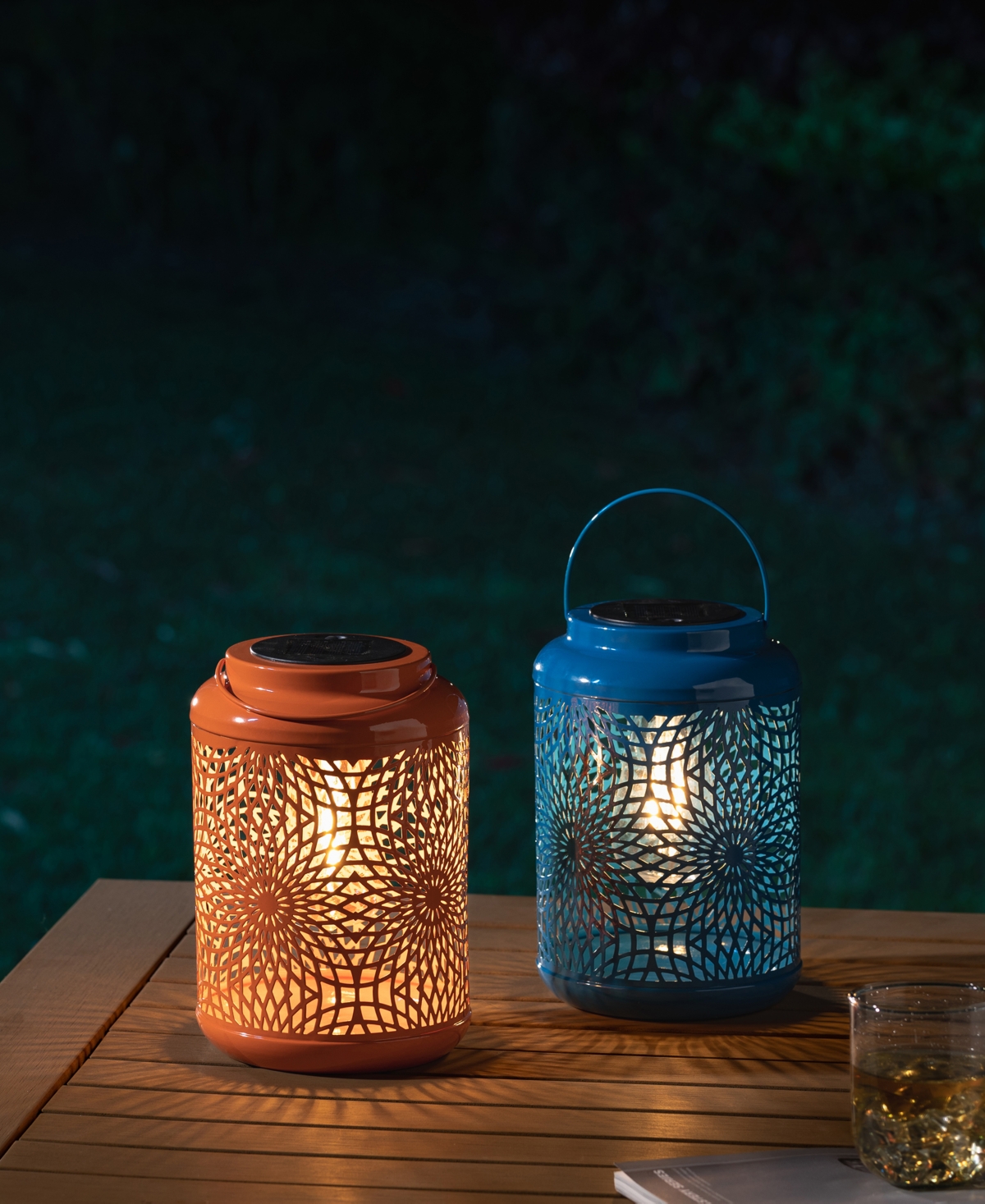 Glitzhome H Metal Cutout Solar Powered Outdoor Hanging Lantern with Edison Bulb, Set of 2