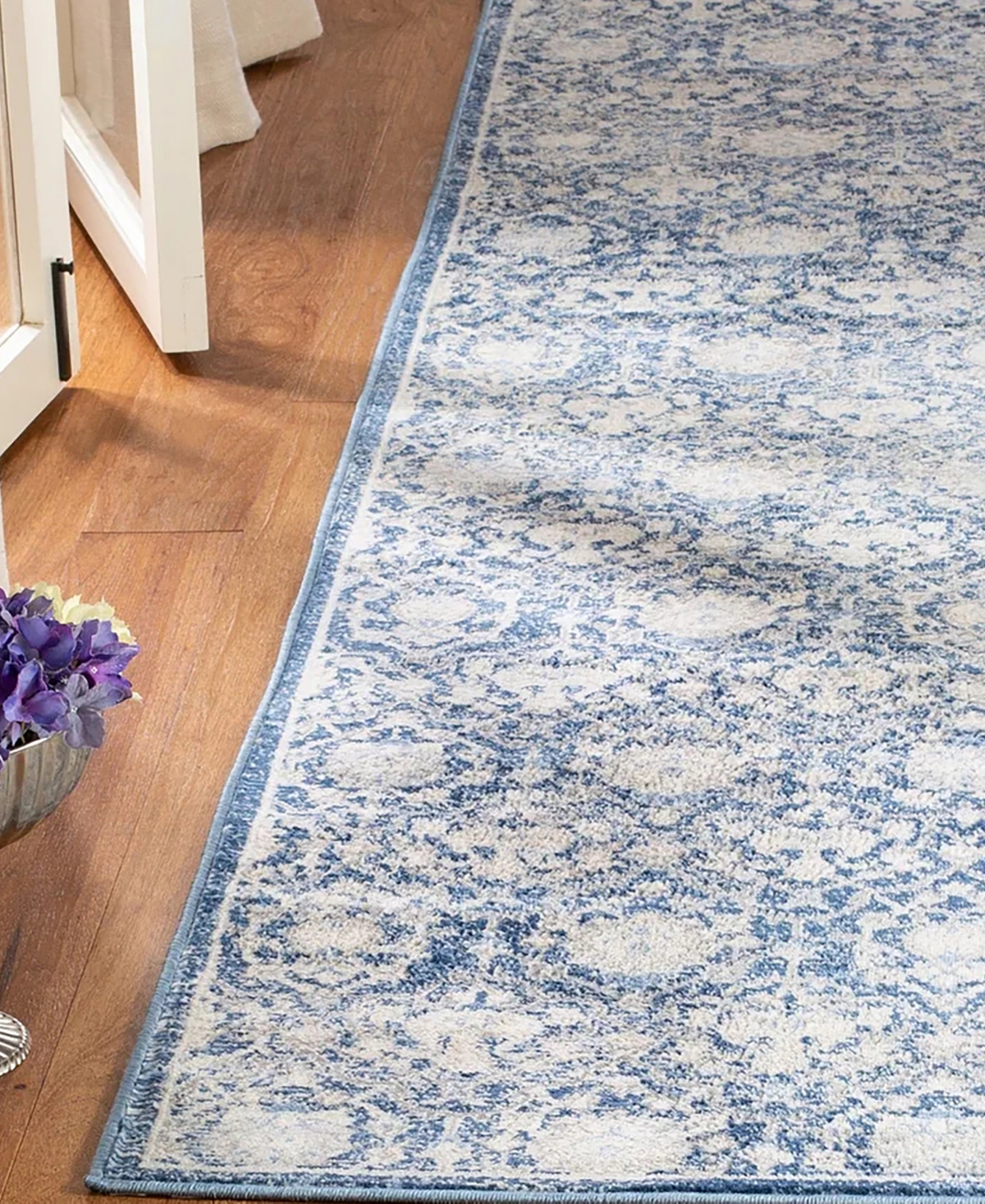 Safavieh Brentwood BNT896and Creme Area Rug - Navy