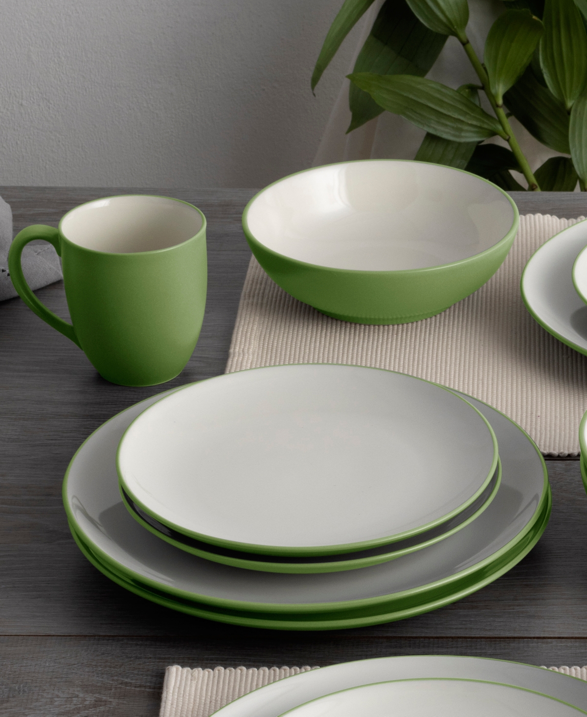 Noritake Colorwave Coupe 16 Pc. Dinnerware Set, Service For 4 In Apple
