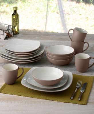 Colorwave Square 16 Pc. Dinnerware Set, Service for 4