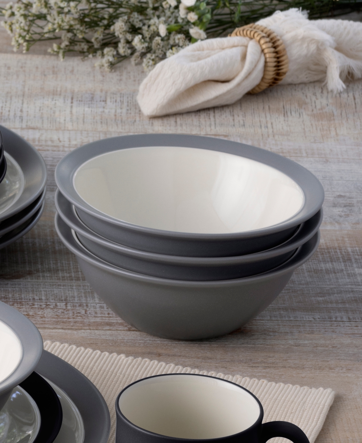 Noritake Colorwave Curve Mixed 16-Pc. Dinnerware Set, Service for 4