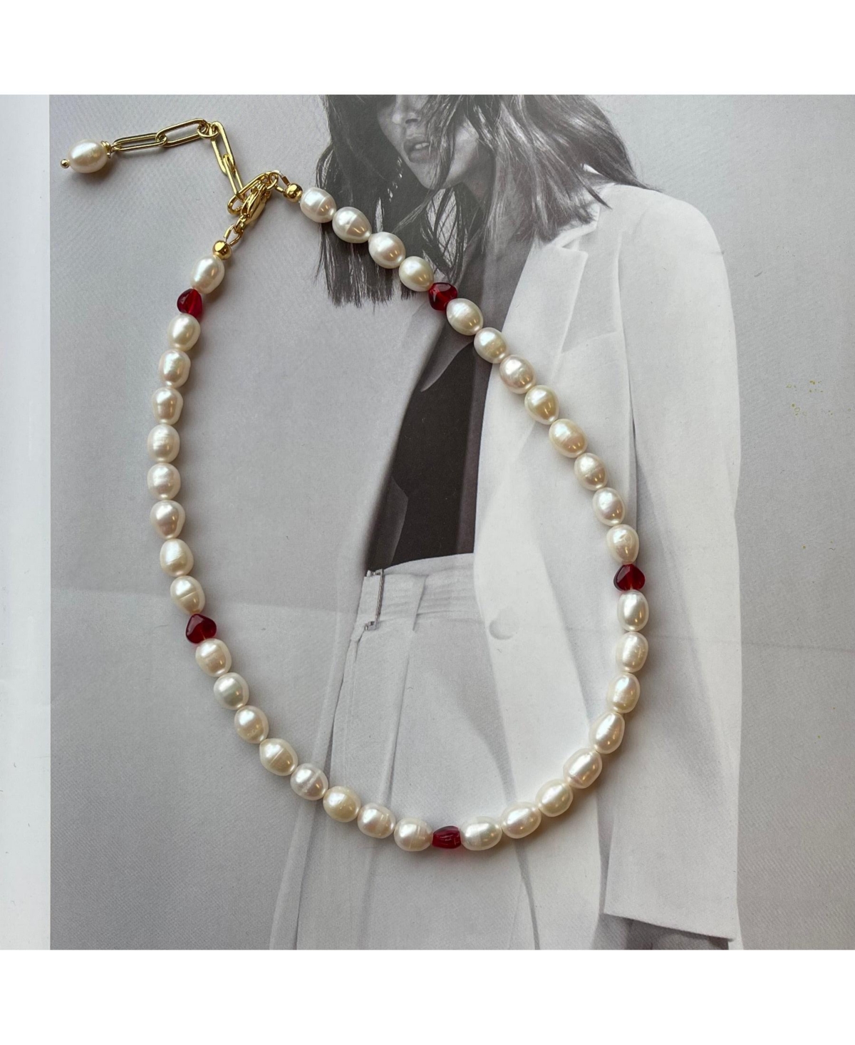 Joey Baby 18K Gold Plated Freshwater Pearls with Charming Red Hearts - Akari Choker For Women - White with Red Heart Charm