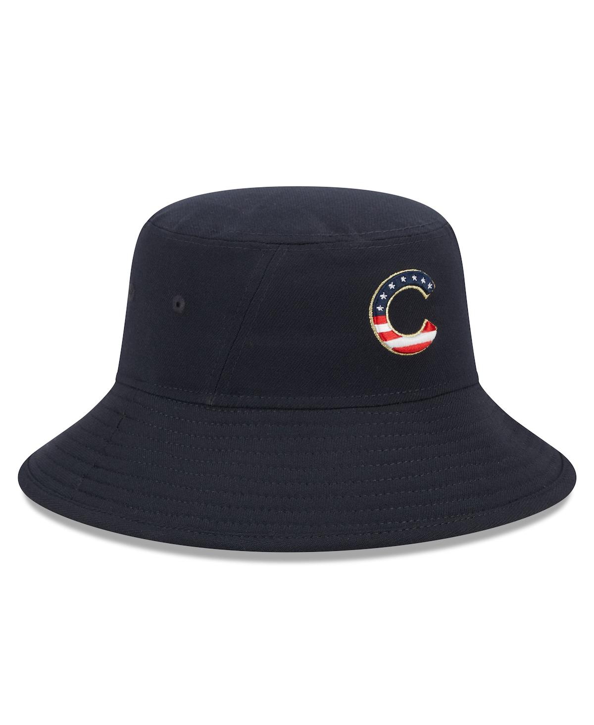 NEW ERA MEN'S NEW ERA NAVY CHICAGO CUBS 2023 FOURTH OF JULY BUCKET HAT 