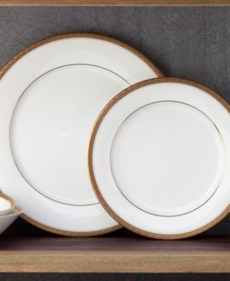 Charlotta 60 Piece Dinnerware Set, Service for 12