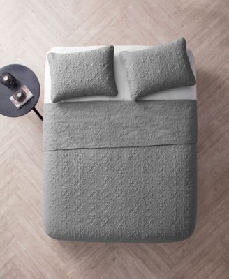 Caroline Embossed Quilt Sets