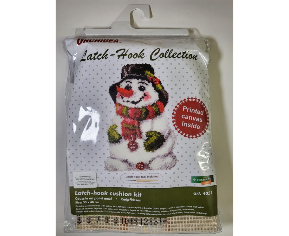 Latch hook cushion kit "Snowman" 4051 - Assorted Pre-Pack
