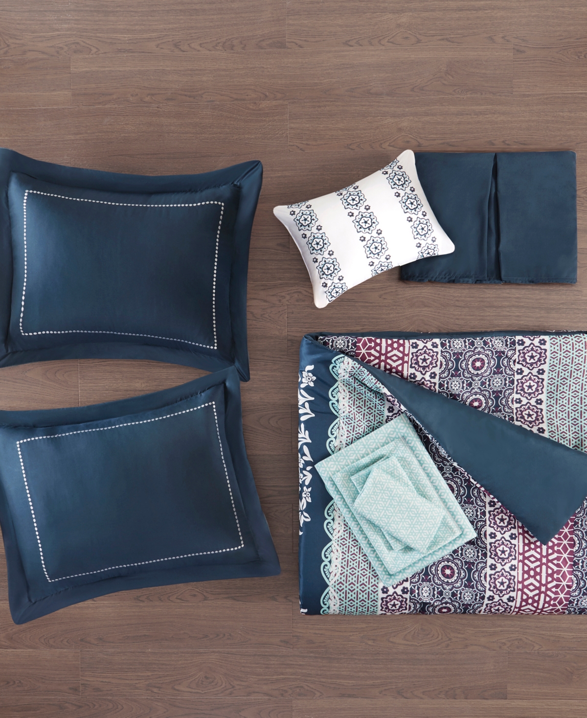 Intelligent Design Loretta -Pc. Comforter Set