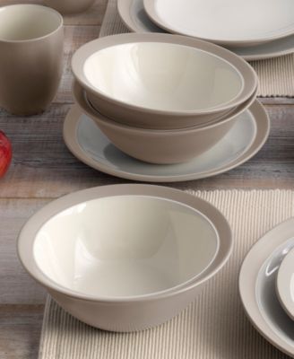 Colorwave Curve&nbsp;Set Of 4  Soup/Cereals, 7", 22 Oz.