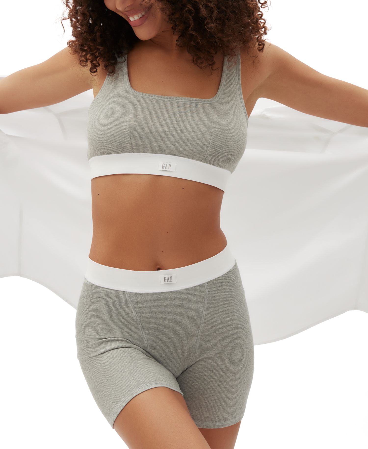 GapBody High Waist Short GPW01070