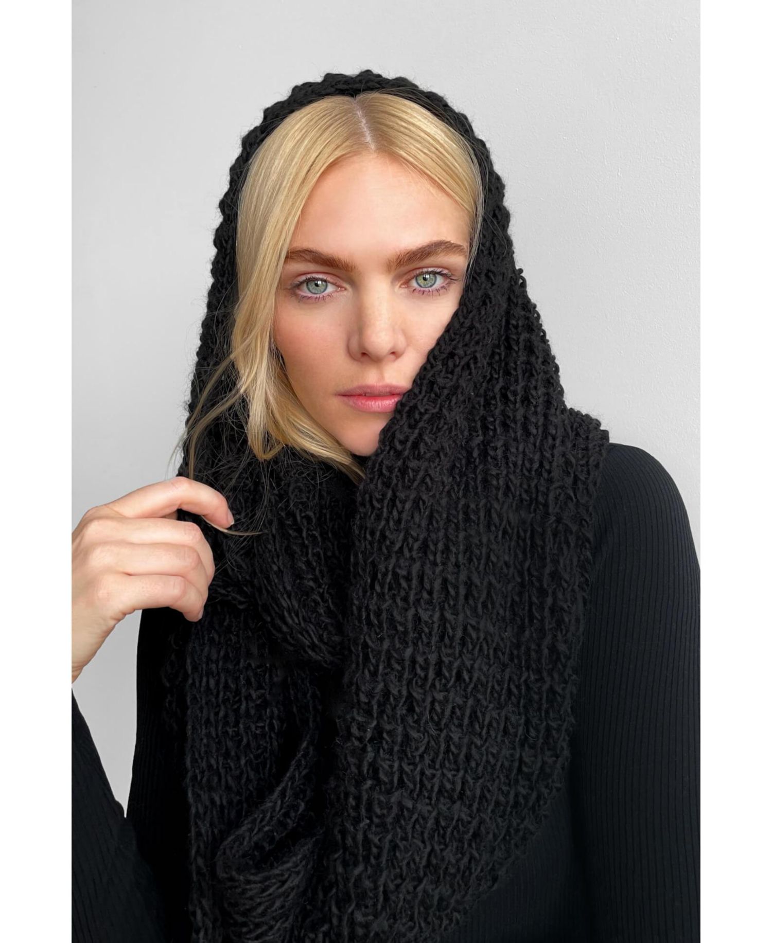 Women's London Merino-Blend Chunky Knit Infinity Scarf