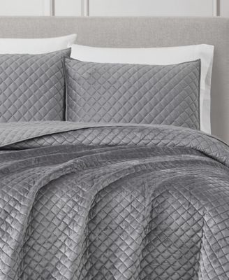 Diamond Velvet 3 Piece Quilt Set, Full/Queen